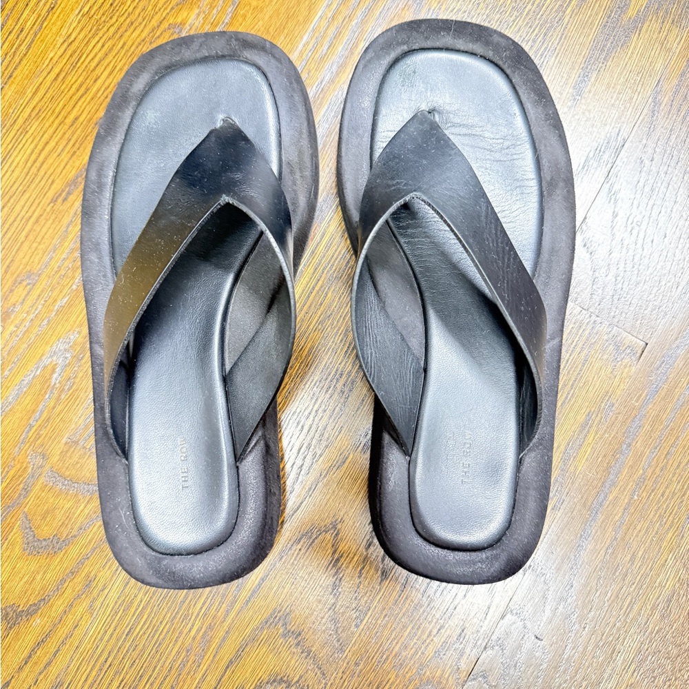 The Row GINZA Leather Sandal (Black)